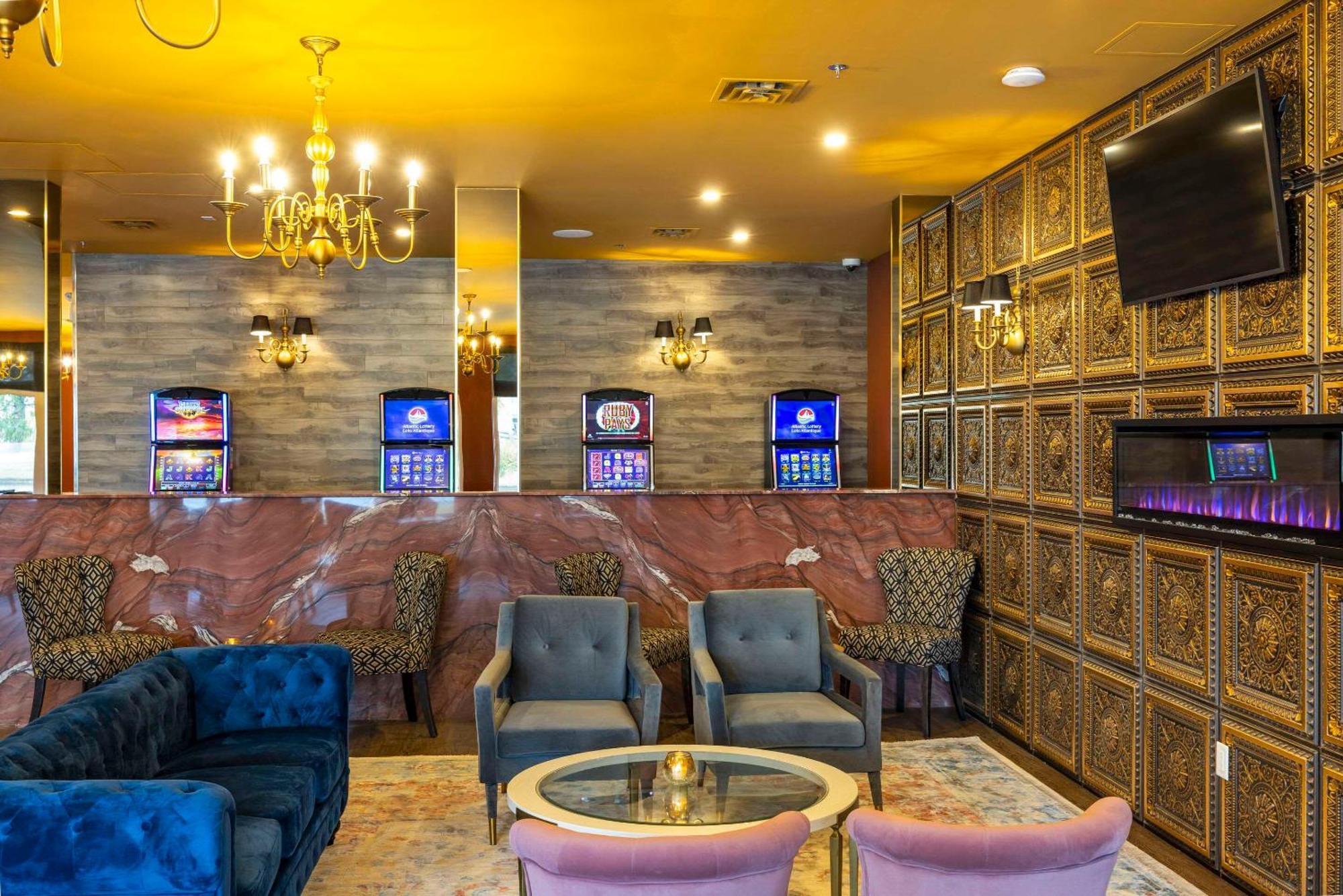 Halifax Tower Hotel & Conference Centre, Ascend Hotel Collection Timberlea Extérieur photo