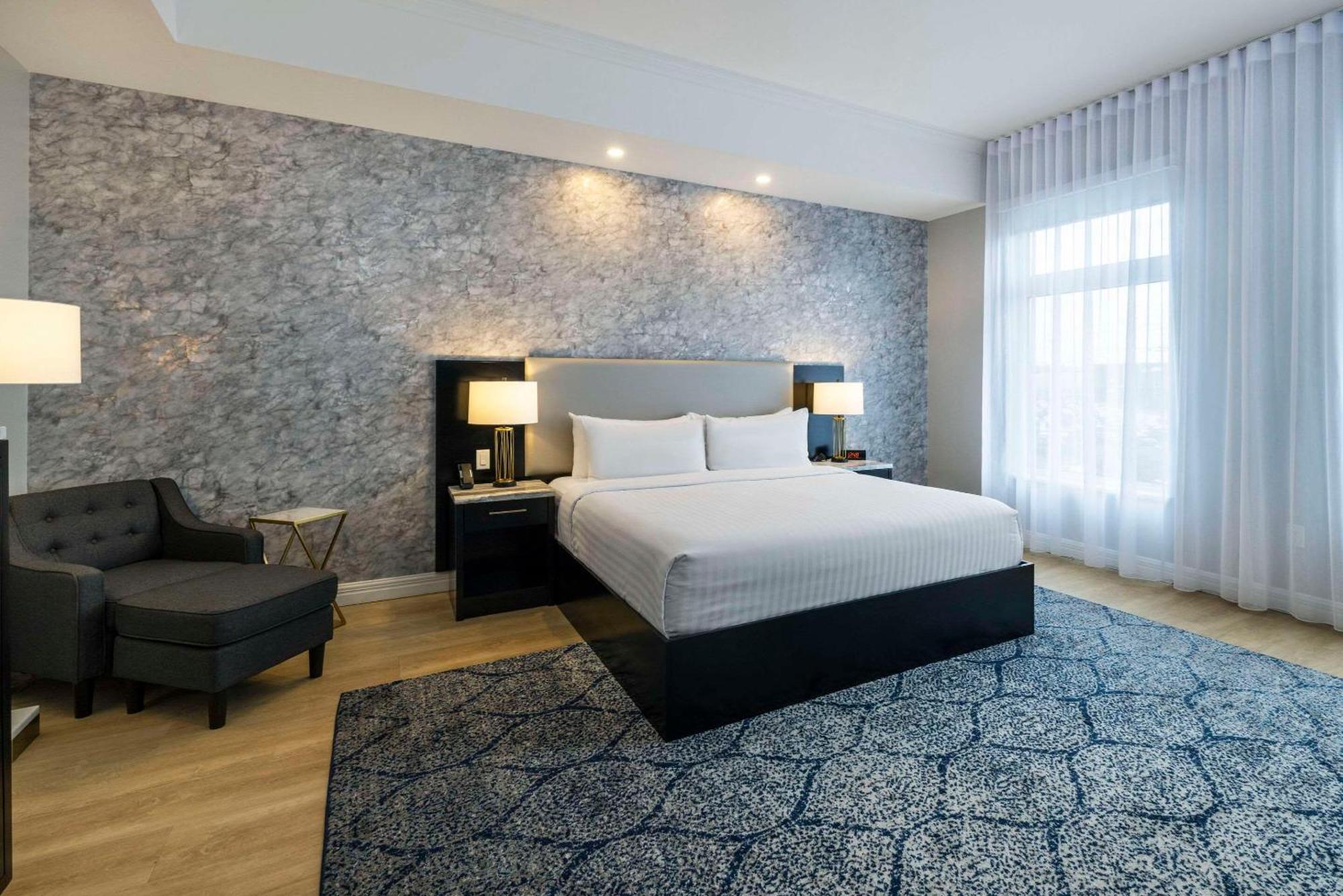 Halifax Tower Hotel & Conference Centre, Ascend Hotel Collection Timberlea Extérieur photo