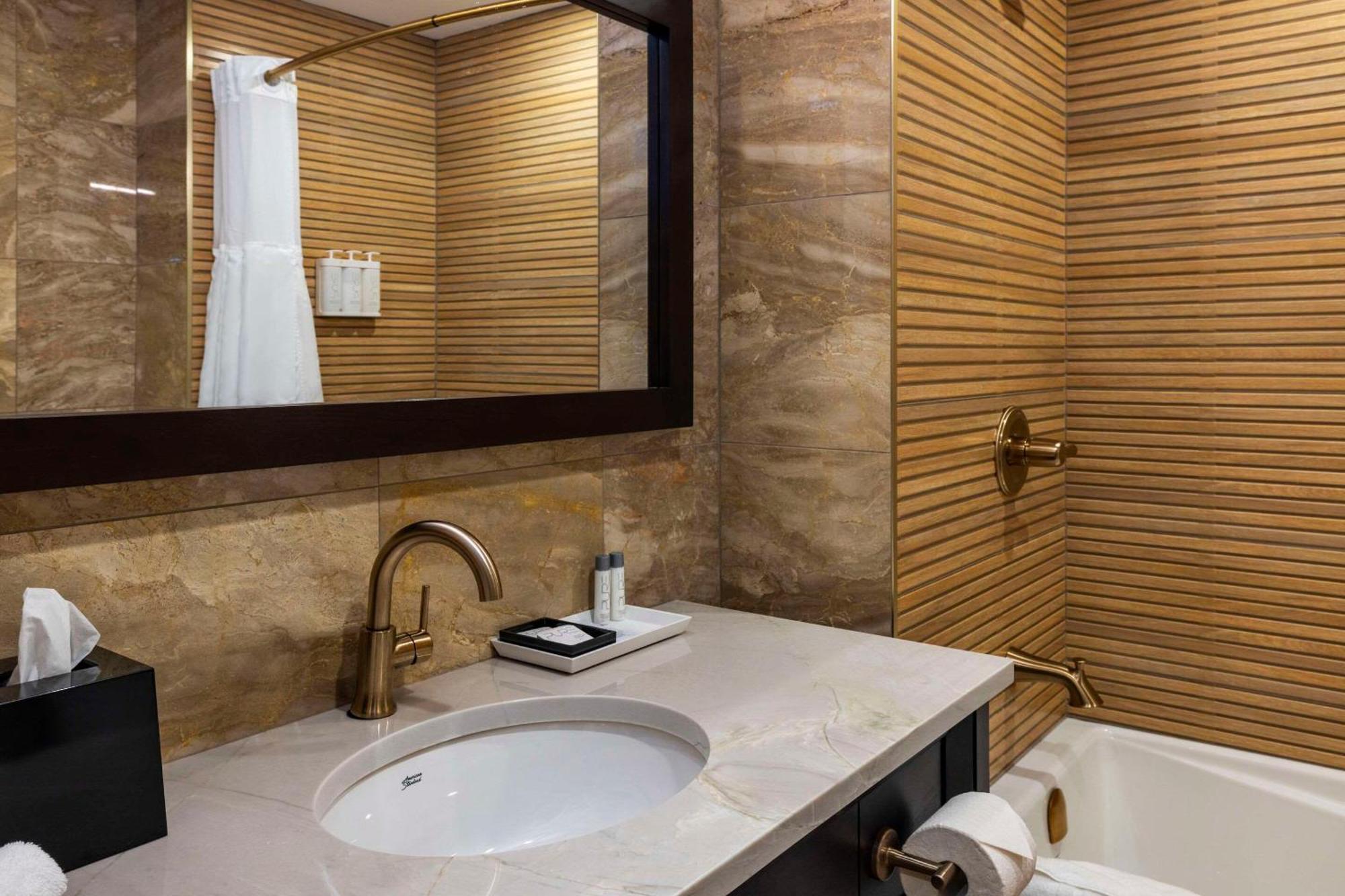 Halifax Tower Hotel & Conference Centre, Ascend Hotel Collection Timberlea Extérieur photo